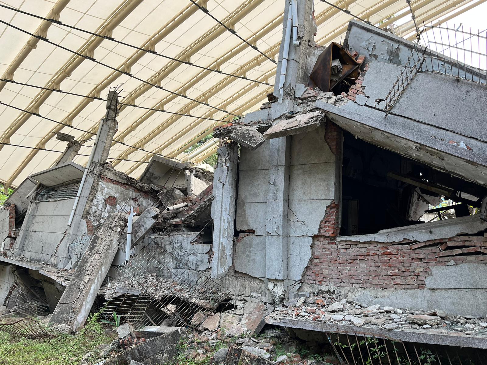 Schadenslage Schule verursacht durch Erdbeben 1999